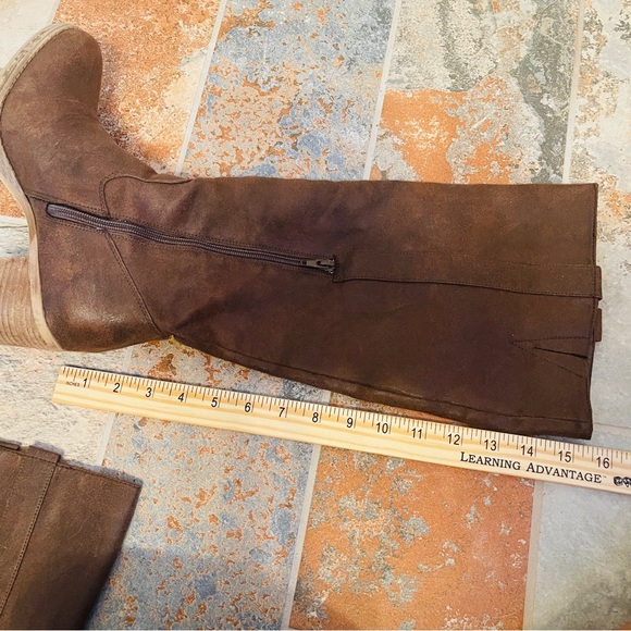 👢Wonderful Mia Genuine Distressed Leather Brown Chunky Heel Knee High Boots! - Picture 3 of 13
